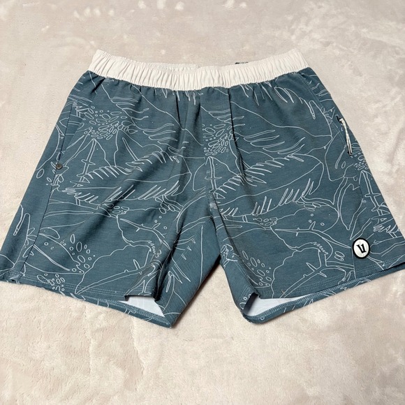 Vuori Other - Vuori Cape Performance Shorts Mens Blue Size Medium Tropical Leaf Print
